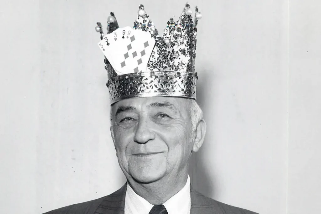 Johnny Moss นักโป๊กเกอร์คนแรกที่ได้รับแต่งตั้งเข้าสู่หอเกียรติยศโป๊กเกอร์ในปี 1979 - KUBET