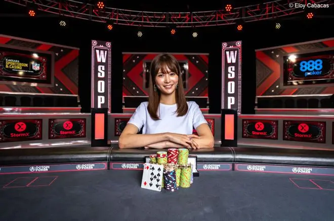 Shiina Okamoto คว้าสร้อยข้อมือ World Series of Poker เส้นแรก By KUBET