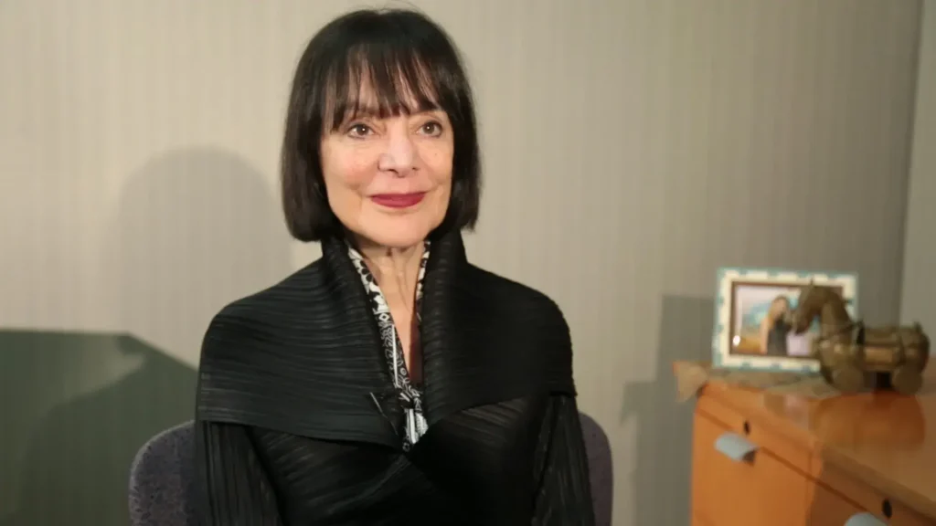  Dr. Carol Dweck  ผู้ซึ่งพบว่า "กรอบความคิดแบบเติบโต"  By KUBET