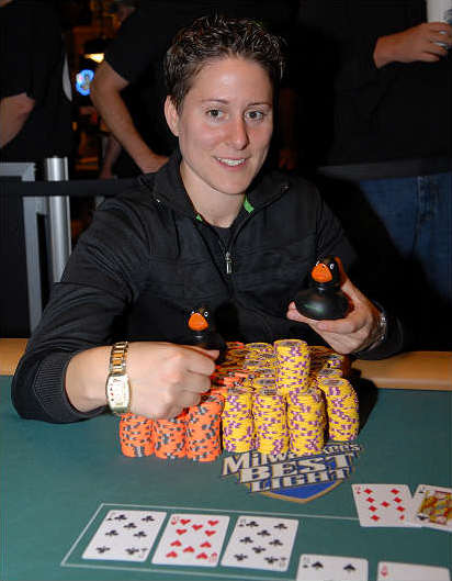 อันดับ 1 Vanessa Selbst - KUBET